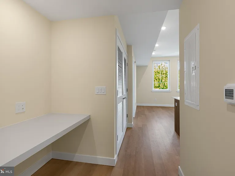 1701 S 4th St #203 — Photo 17