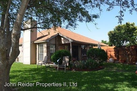 3rd image of 2515 Creek Dr