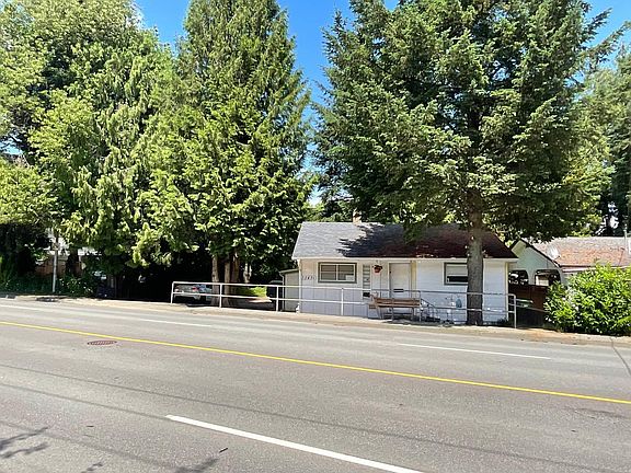 3rd image of 33431 George Ferguson Way