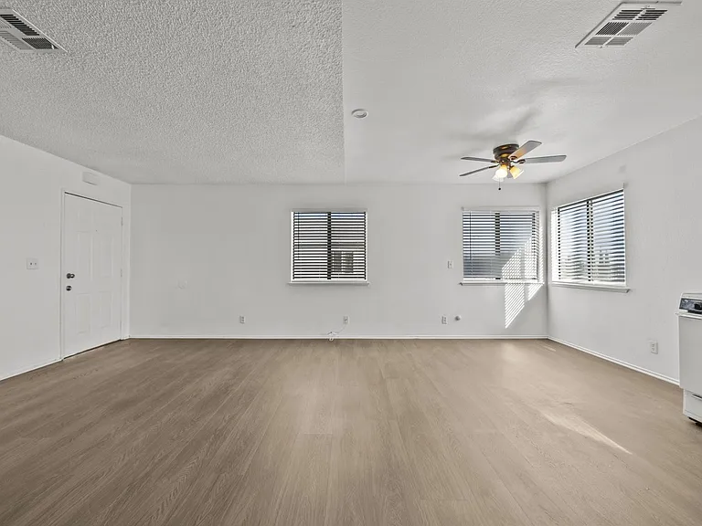 38501 Larkin Ave #4 — Photo 10