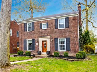 1641 Severn Rd, Grosse Pointe Woods, MI 48236