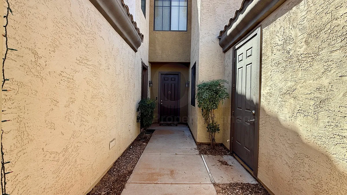 2 bed, 2.0 bath, 1456 sqft, $1,325 — Photo 3