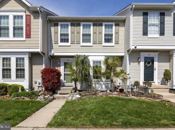 60 Pebble Ln, Blackwood, NJ 08012