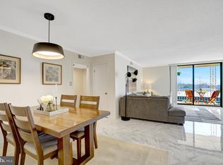 Chateaux Condo, Falls Church, VA 22044