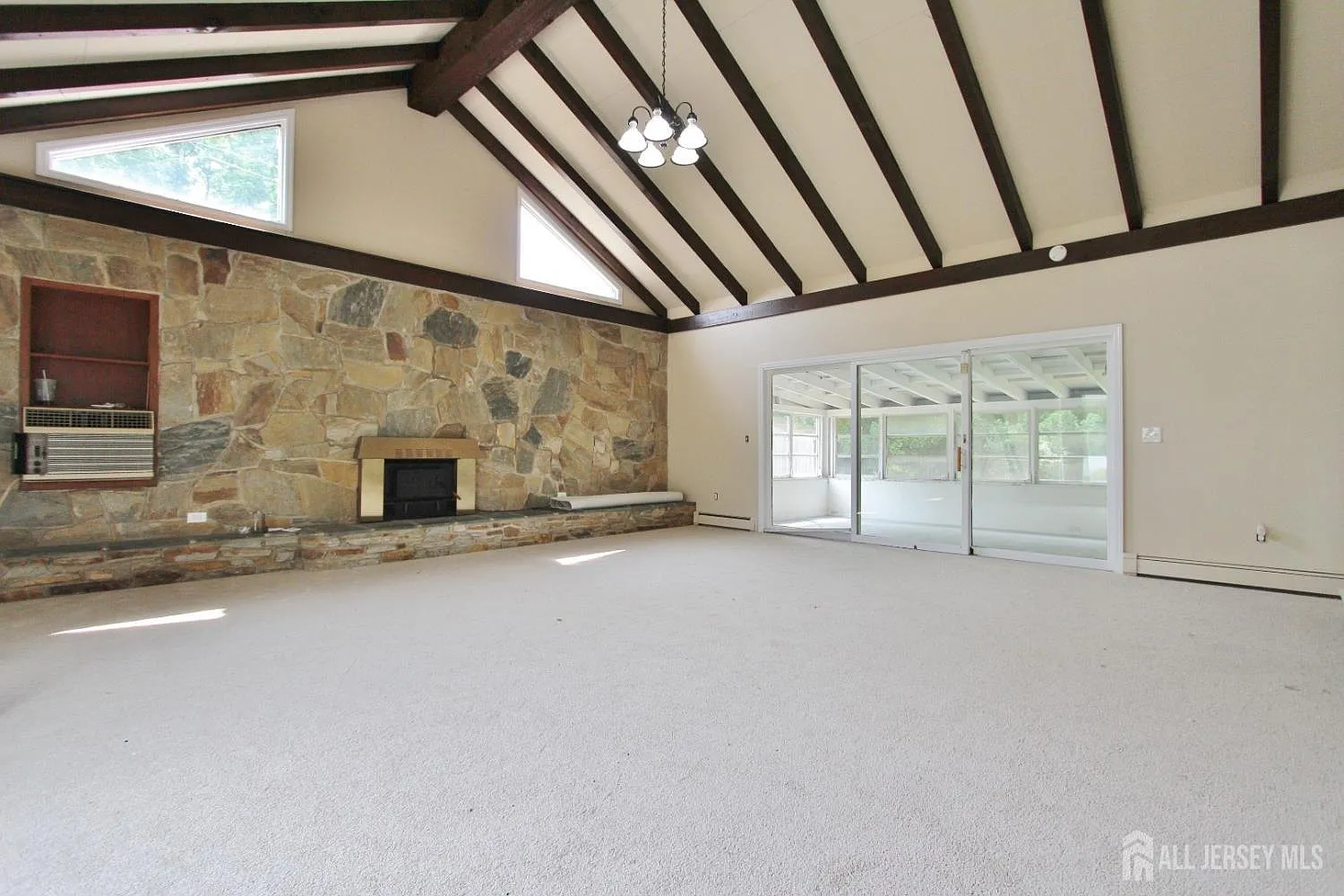 4 bed, 3.0 bath, 3248 sqft, $3,500 — Photo 3