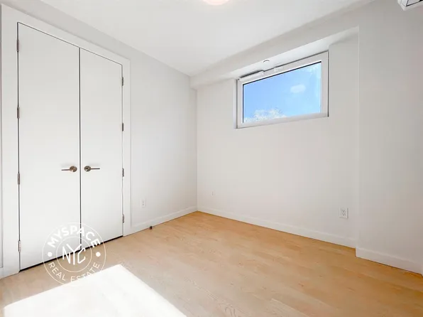 280 Meeker Avenue image 8 of 24