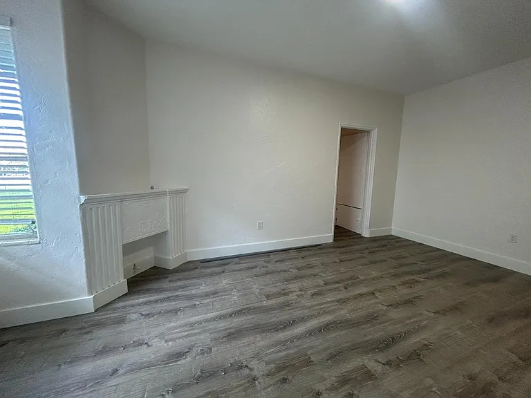 Unit Photo