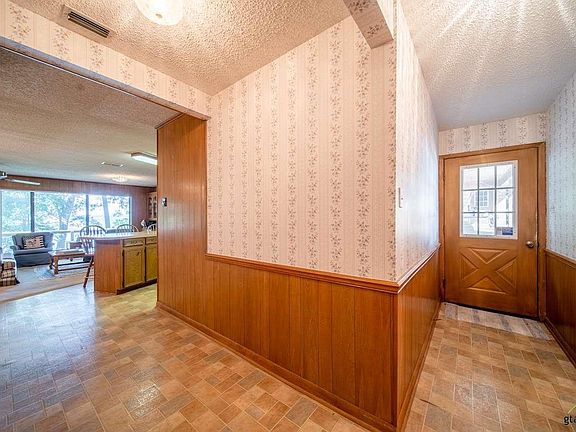2nd image of 20638 Arrowhead Dr