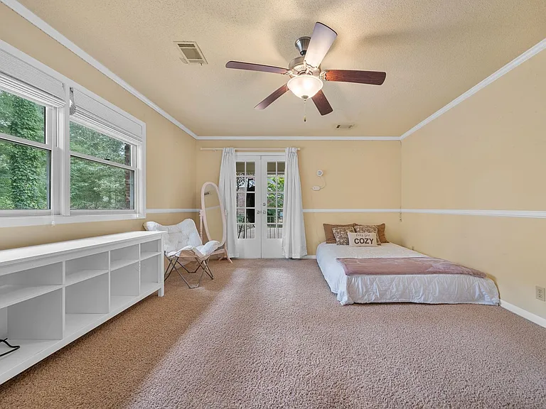 112 Leigh Cir — Photo 24