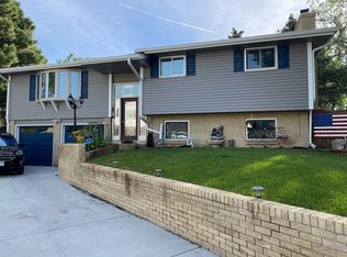 2040 S Allison Ct, Lakewood, CO 80227