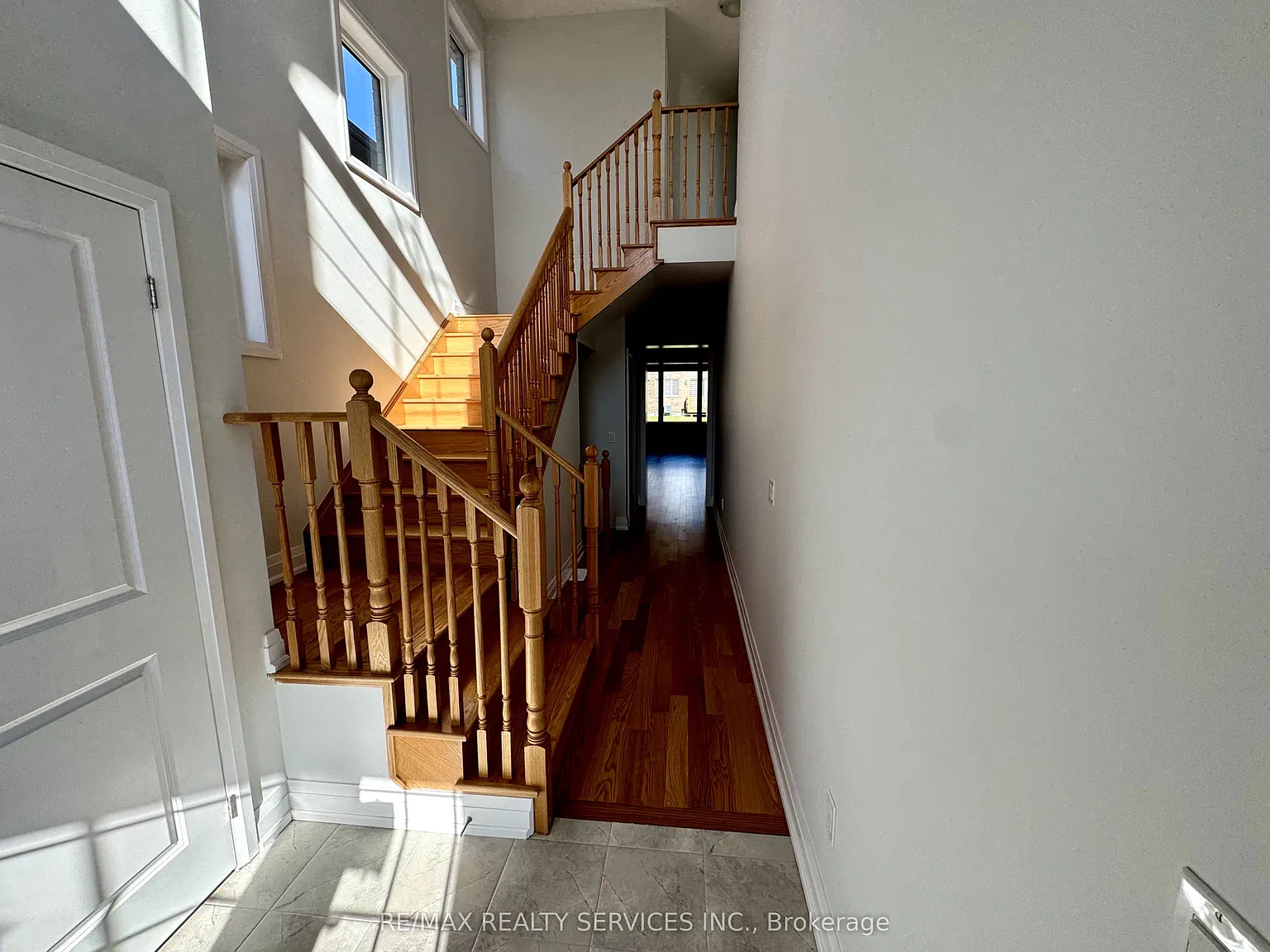 4 bed, $2,900 — Photo 2