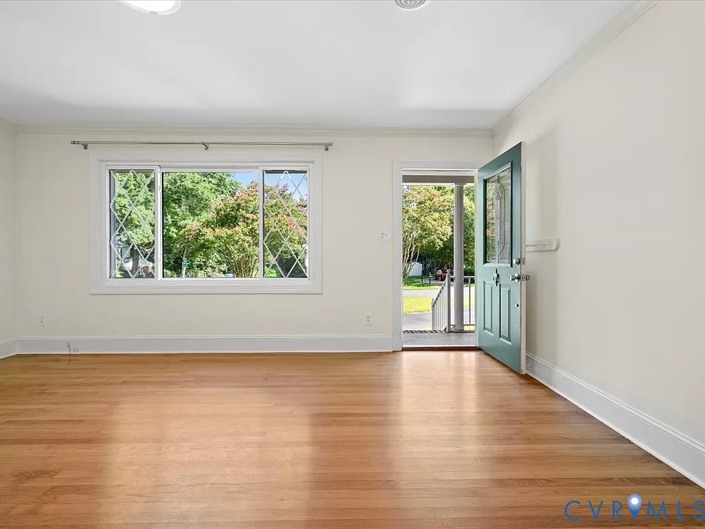 3 bed, 1.5 bath, 1780 sqft, $2,500 — Photo 3