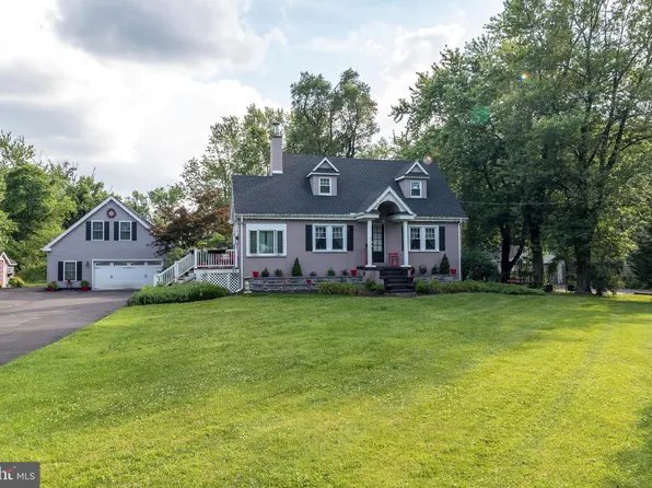 2426 Park Rd, Warrington, PA 18976