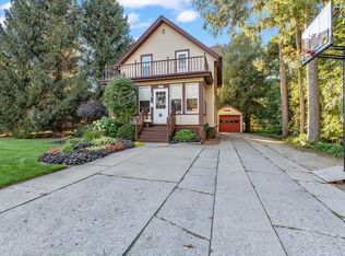 712 State St, Oconomowoc, WI 53066