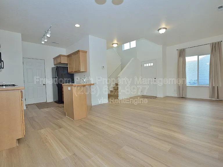 7830 N Mather Ct — Photo 8