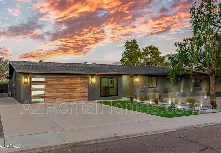 3005 N 81st Pl — Photo 5