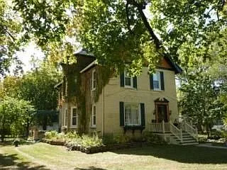 518 E Milwaukee Ave photo 1