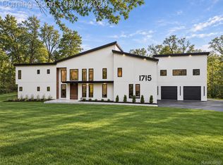 1715 Lone Pine Rd, Bloomfield Hills, MI 48302