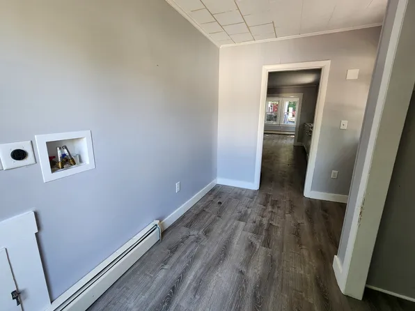 11 Mitchell Ln, Biddeford, ME 04005