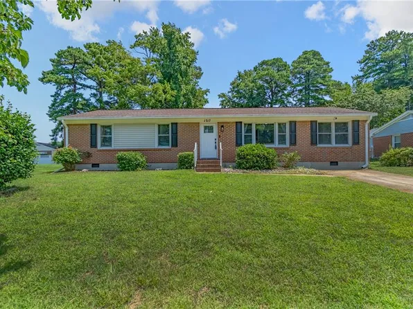 1217 Lakeview Dr, Portsmouth, VA 23701