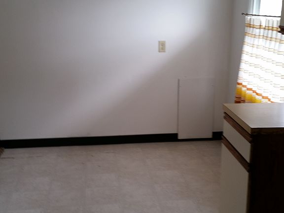 5th image of 11925 Brooklawn Ave