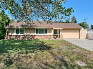 7730 Shadyspring Dr, Burbank, CA 91504