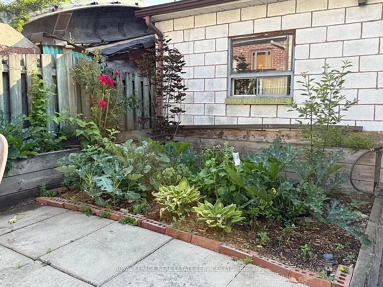 37 Gillespie Ave #BASEMENT — Photo 5