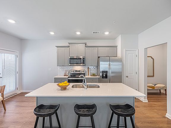 4th image of 398 Sailors Way #92249