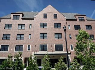 600 Elizabeth St #110-1, Rochester, MI 48307