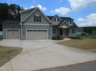 317 Coats Ridge Dr, Benson, NC 27504