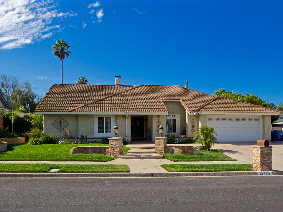 1st image of 13432 Bonita Heights St