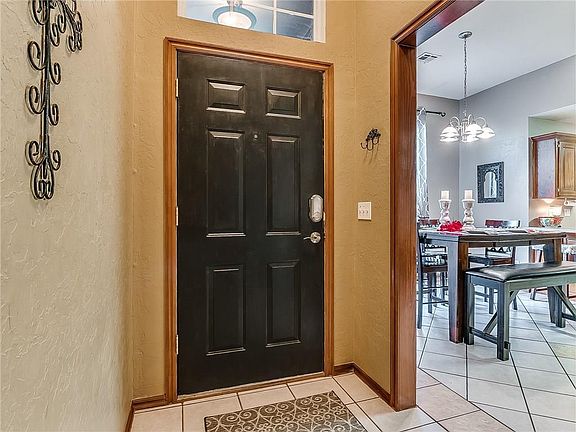3rd image of 620 E Katelyn Ln