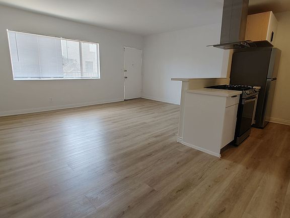 3rd image of 1528 12th St APT 7