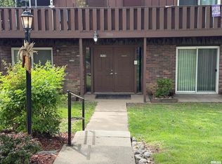 1910 Jeanette Ln APT 3, Springfield, IL 62702