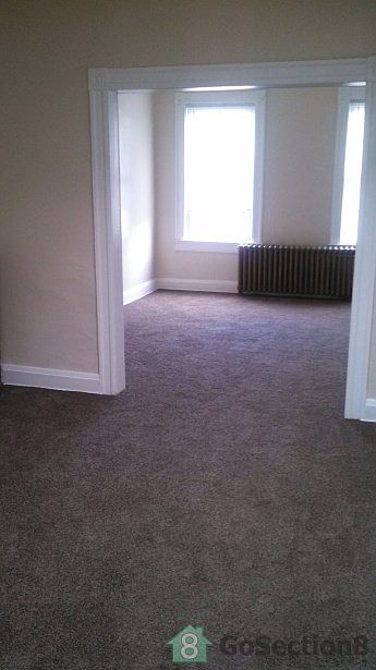 2nd image of 2826 E Monument St