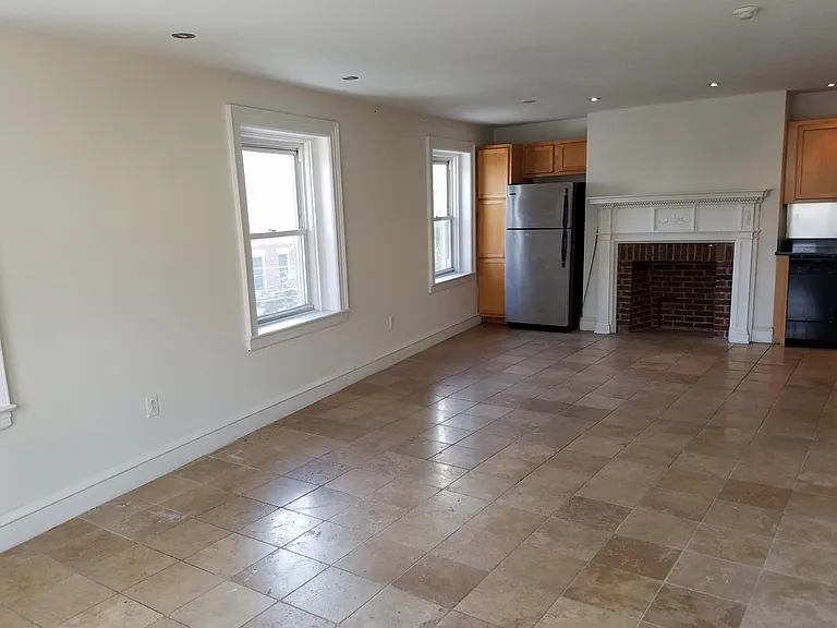 632 N 2nd St #3F — Photo 10