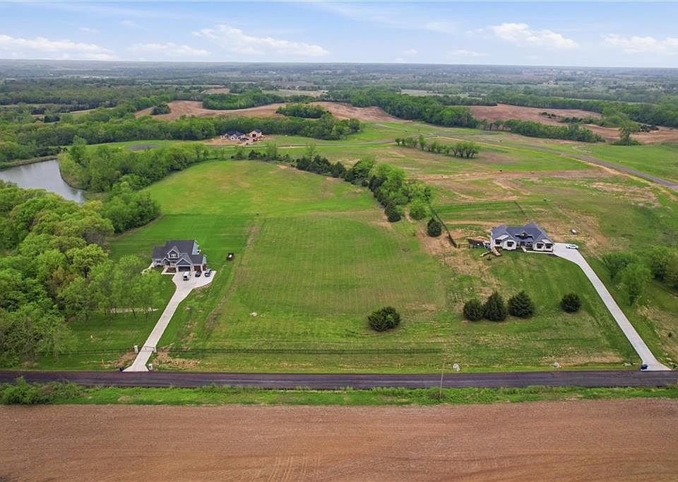 1st image of Stillwell Rd