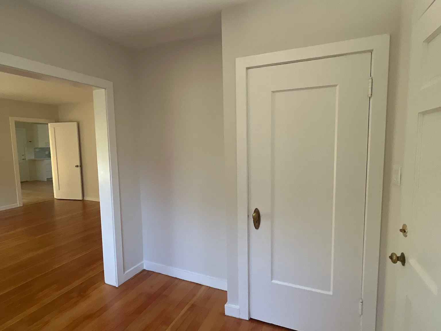 2710 Benvenue Ave — Photo 4