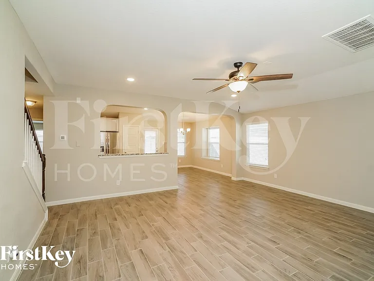 2267 Hawk Dr — Photo 6