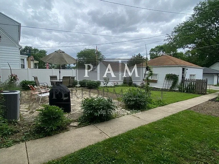 2922 S 48th St — Photo 37