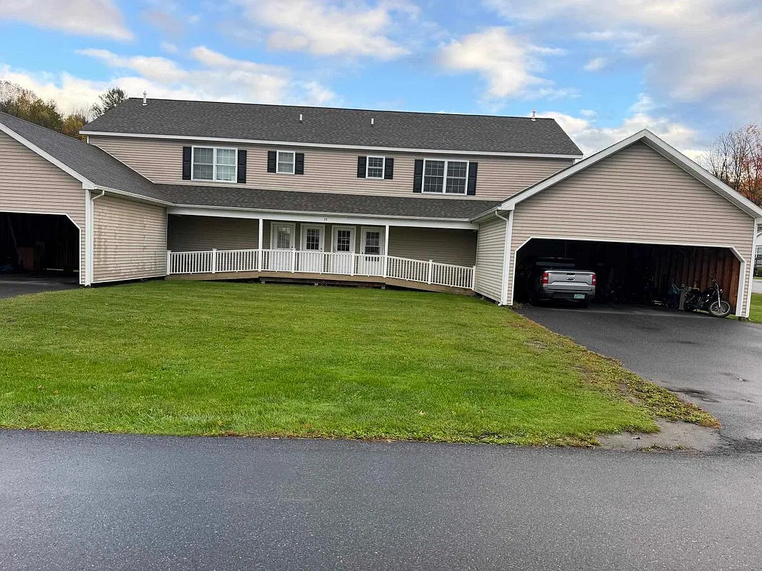 2 bed, 2.0 bath, 938 sqft, $2,100 — Photo 1