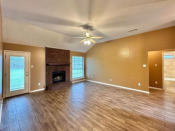 2nd image of 3805 Sawtooth Dr