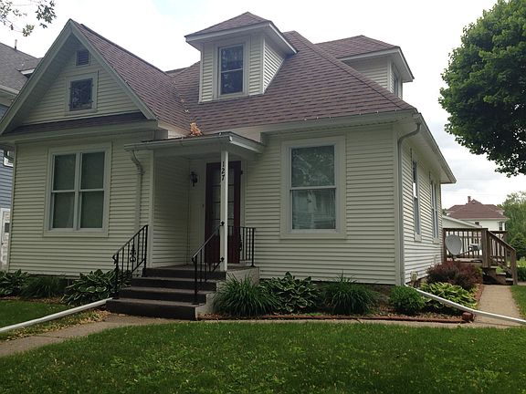 4th image of 127 Rose St N
