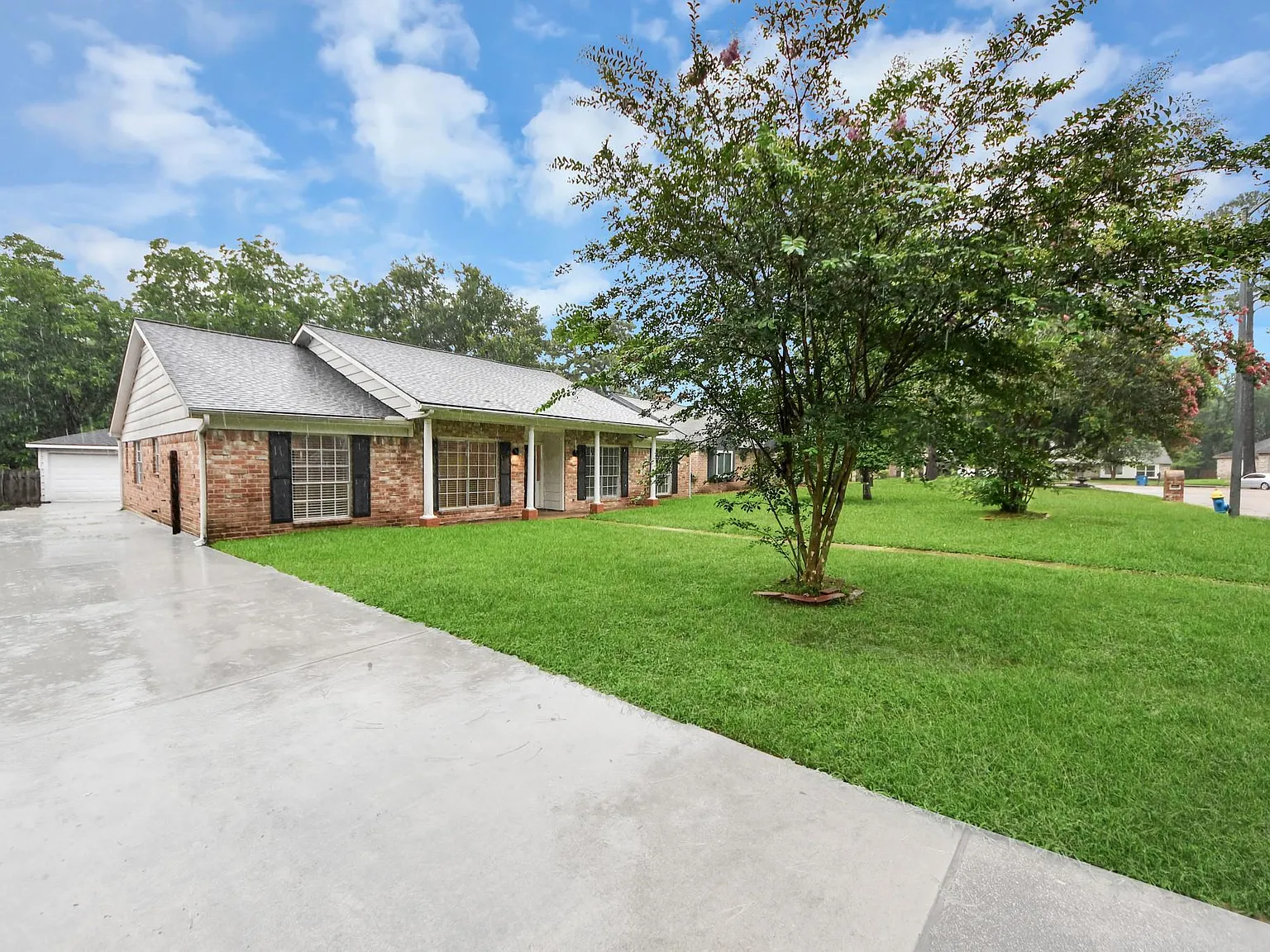 4 bed, 2.5 bath, 2233 sqft, $2,375 — Photo 1