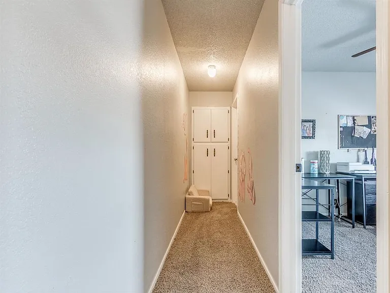 6916 Woodlake Dr #6920 — Photo 12