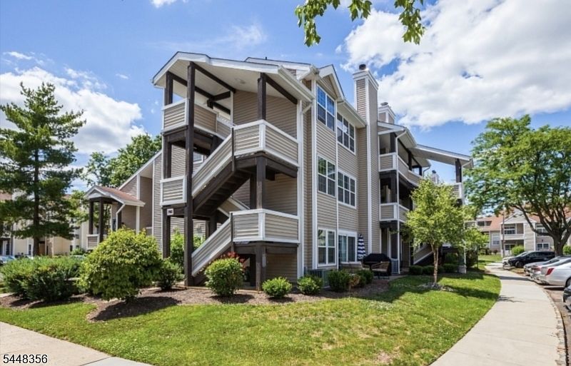 1st image of 702 Pinehurst Ct Unit 7