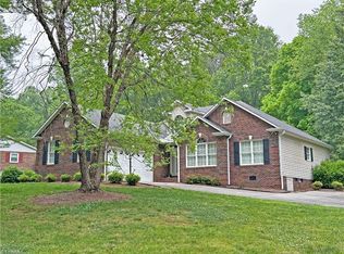 136 Valleybrook Dr, Elkin, NC 28621