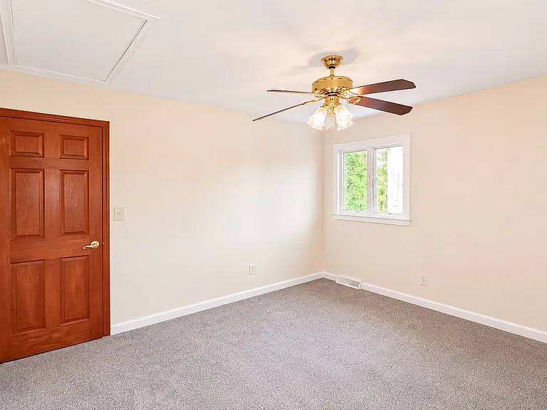 124 Kelvin Ave #2 — Photo 15
