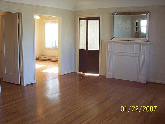 1134 - UPSTAIRS UNIT