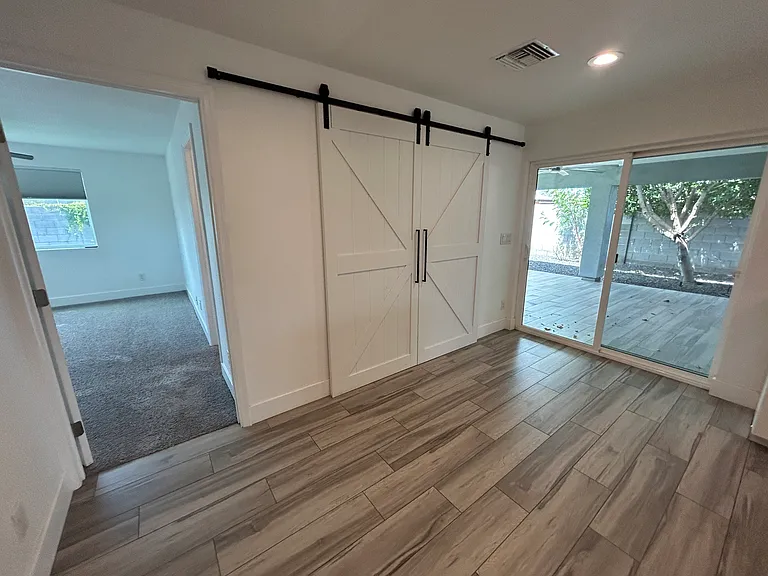3507 E Claire Dr — Photo 17